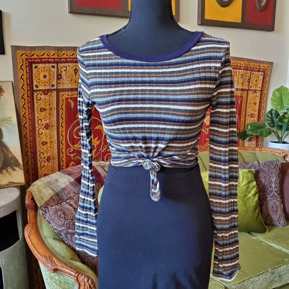 Earth-toned stripped crop top!!